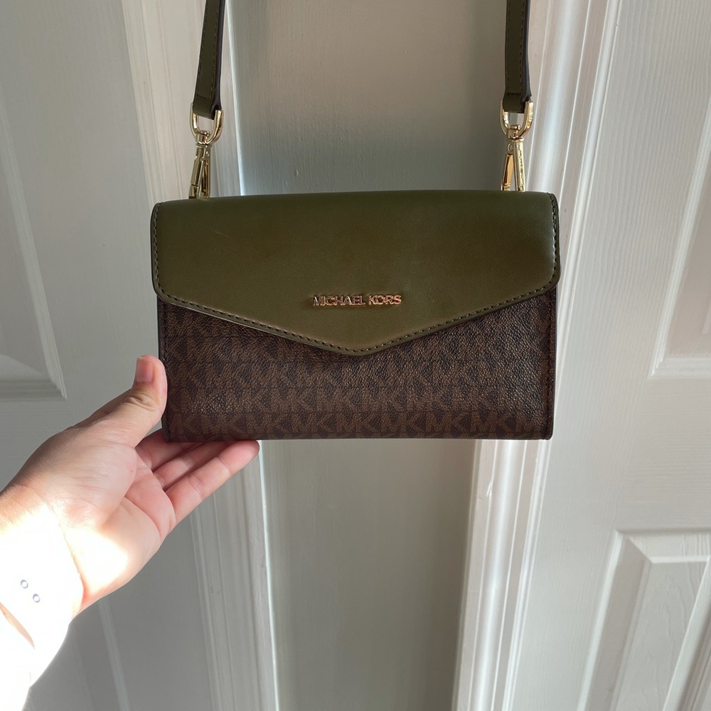 Michael Kors Kimberly 3 in 1 Crossbody Tote - Picture 9 of 16